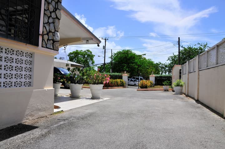 Graceville Beach House - by Zenbreak