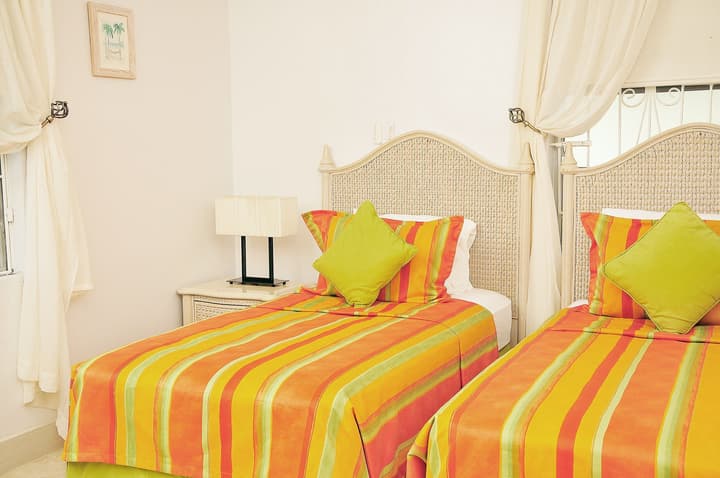 Graceville Beach House - by Zenbreak
