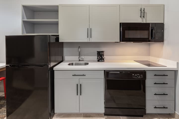 Hawthorn Extended Stay by Wyndham Oklahoma City Airport