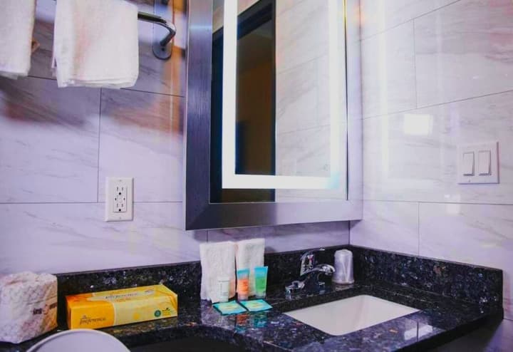 Casa Blanca Hotel Brooklyn