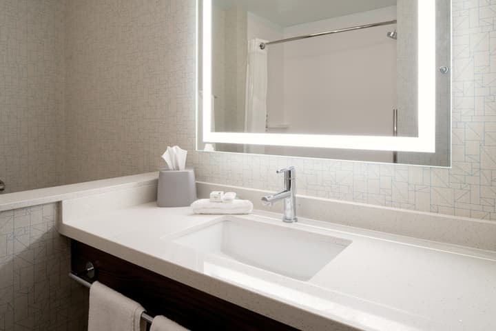 Holiday Inn Express & Suites Bullhead City by IHG