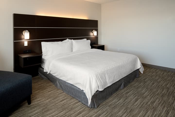Holiday Inn Express & Suites Bullhead City by IHG