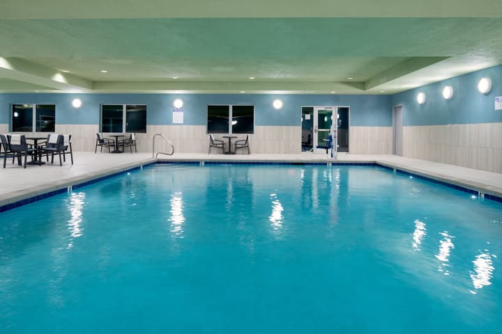 Holiday Inn Express & Suites Bullhead City by IHG