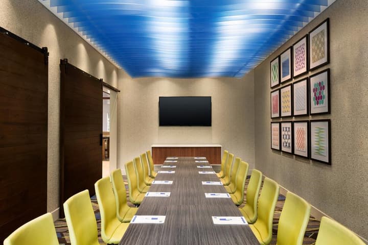 Holiday Inn Express & Suites Bullhead City by IHG
