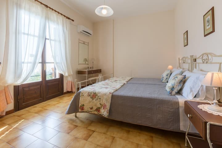 Villa Lina Large Private Pool Walk to Beach Sea Views A C Wifi Eco-friendly - 2171