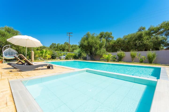 Villa Popi Large Private Pool Walk to Beach A C Wifi - 2820
