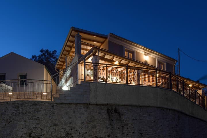 Villa Frosso Large Private Pool Walk to Beach Sea Views A C Wifi Car Not Required - 556