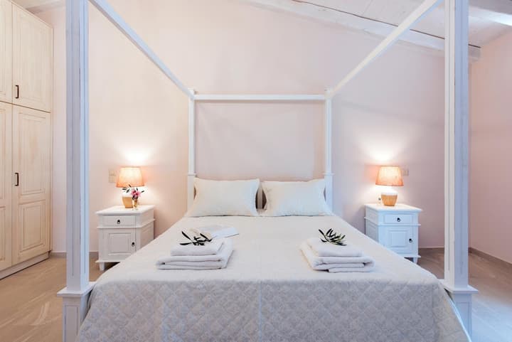Villa Frosso Large Private Pool Walk to Beach Sea Views A C Wifi Car Not Required - 556
