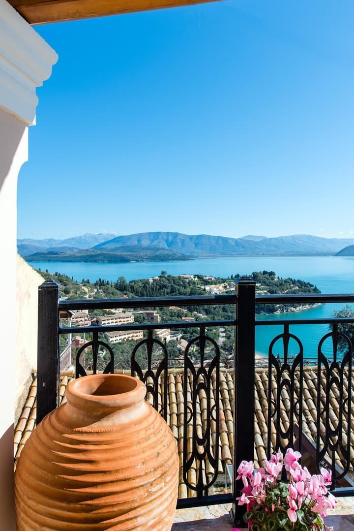 Villa Frosso Large Private Pool Walk to Beach Sea Views A C Wifi Car Not Required - 556