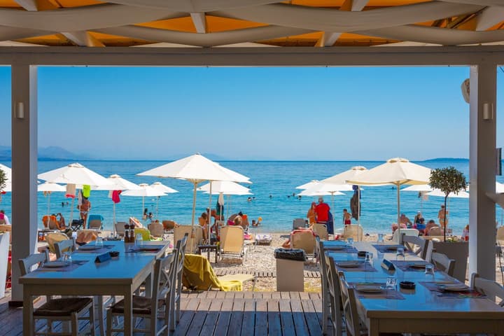 Villa Frosso Large Private Pool Walk to Beach Sea Views A C Wifi Car Not Required - 556