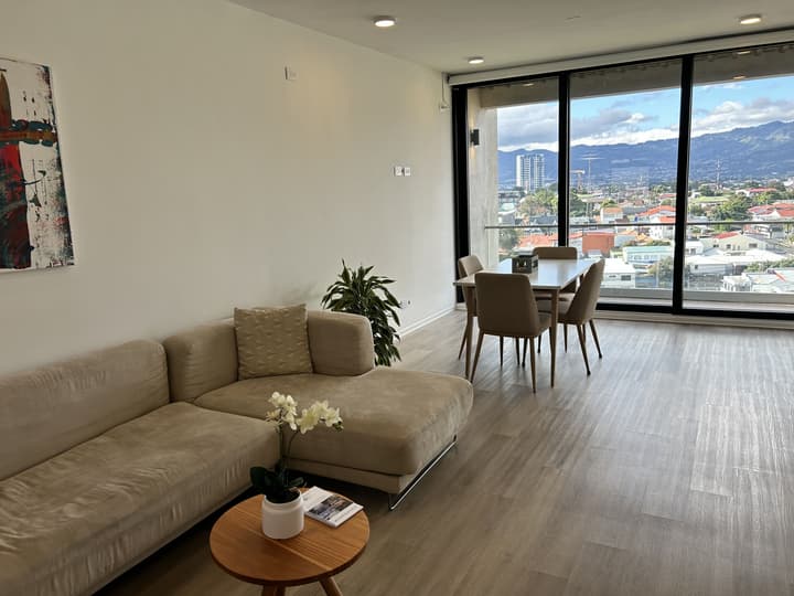 BEE Suites San Jose - Escalante