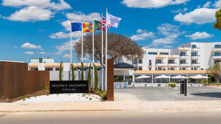 Regency Salgados Hotel & Spa