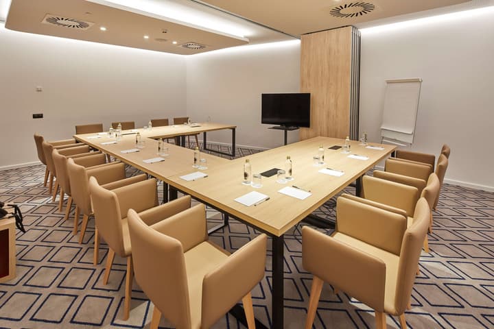 Hampton by Hilton Barcelona Fira Gran Via