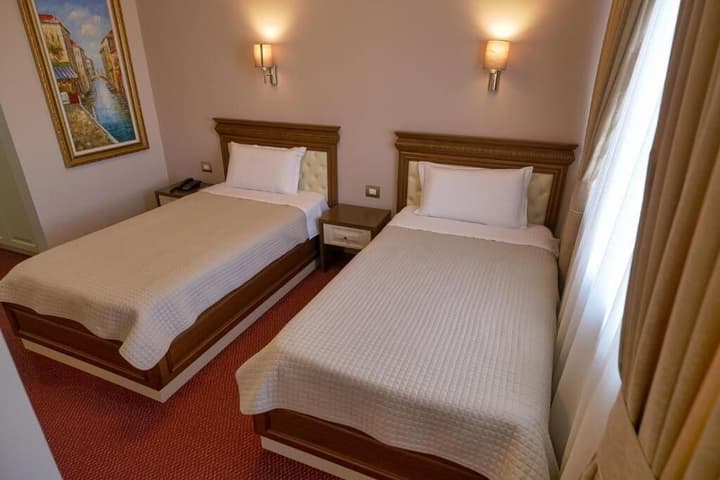 HOTEL ROZAFA