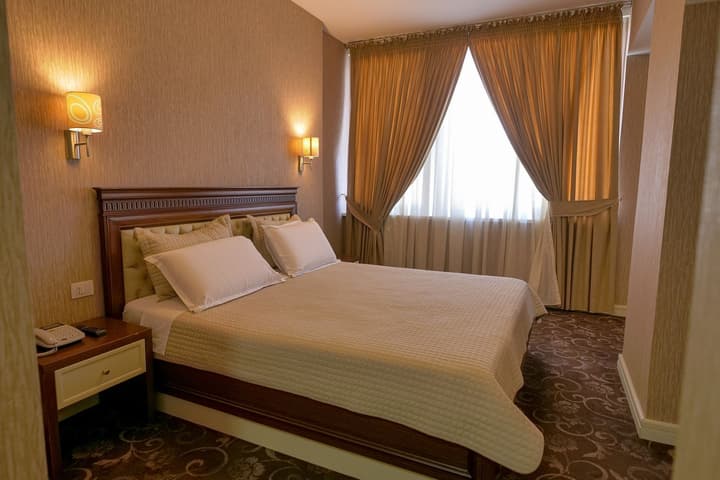 HOTEL ROZAFA
