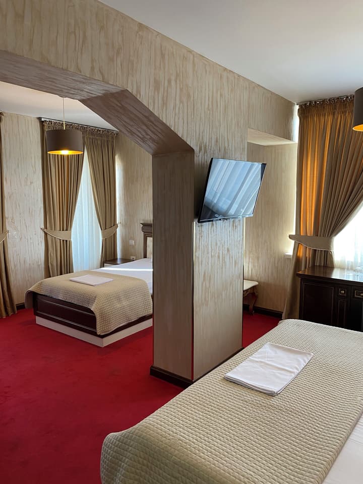 HOTEL ROZAFA
