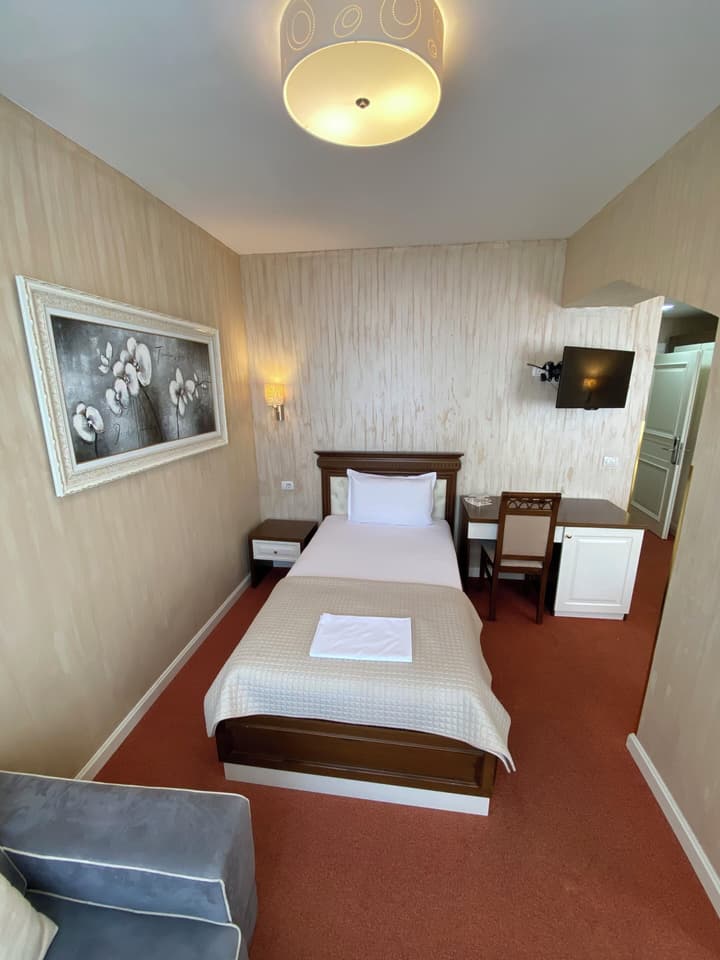 HOTEL ROZAFA
