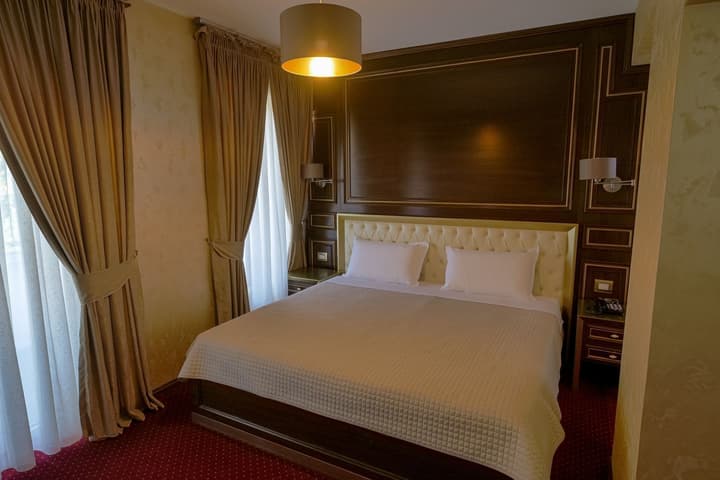 HOTEL ROZAFA