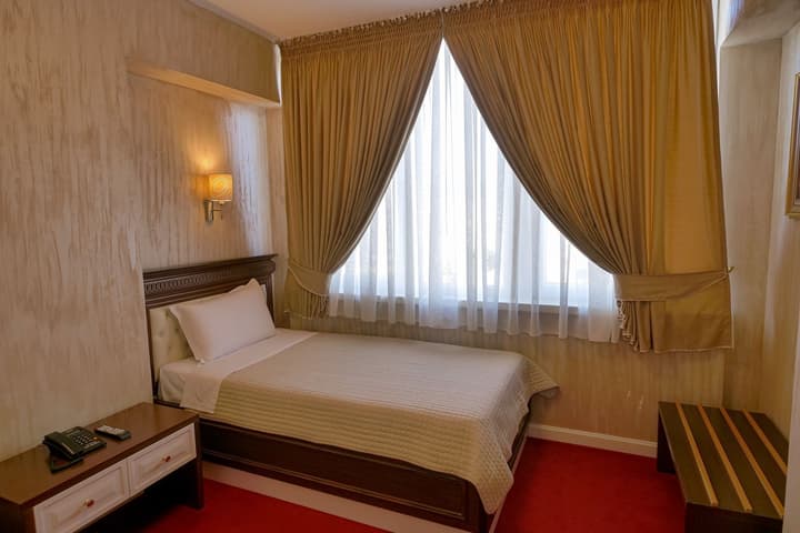 HOTEL ROZAFA
