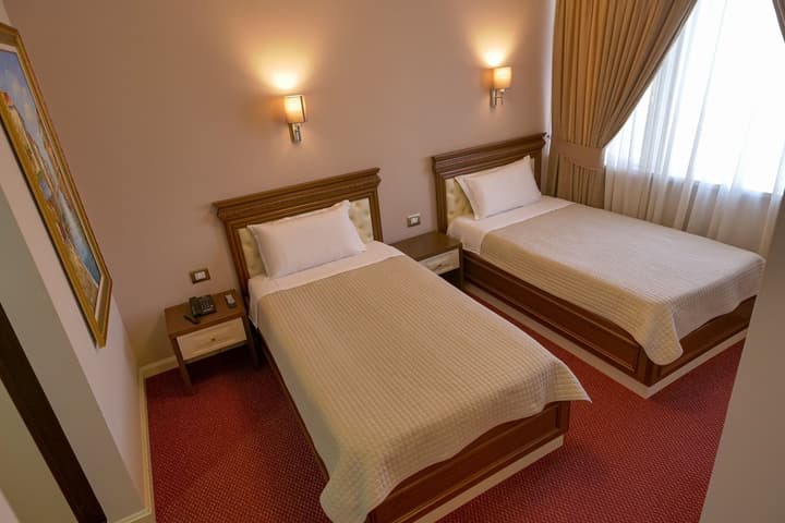 HOTEL ROZAFA