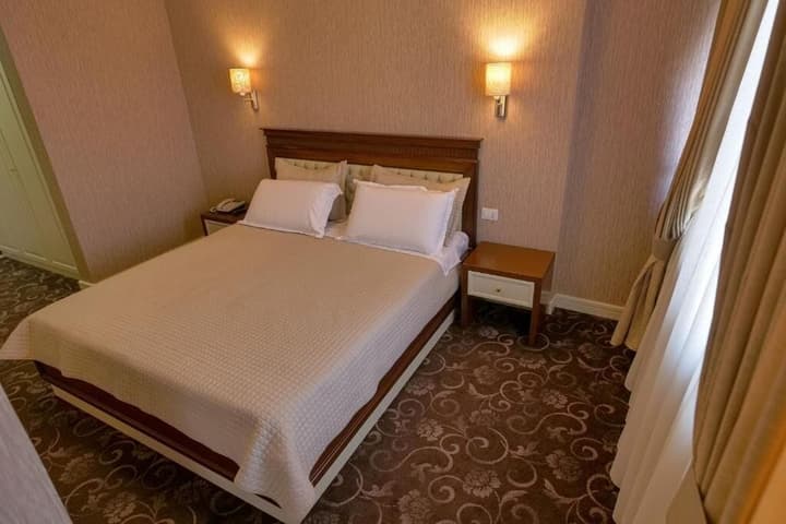 HOTEL ROZAFA