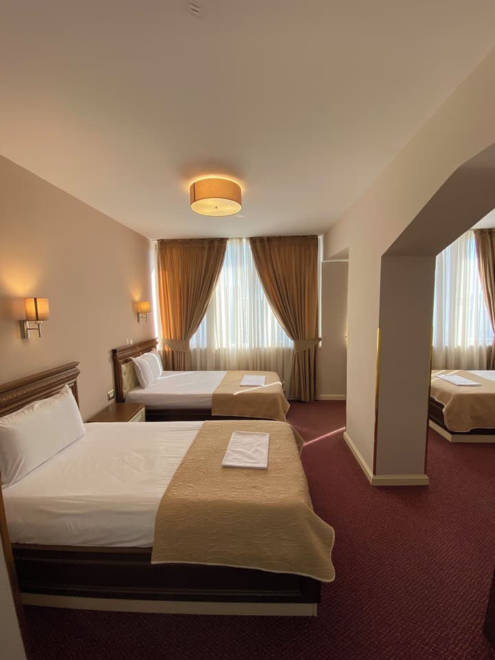 HOTEL ROZAFA