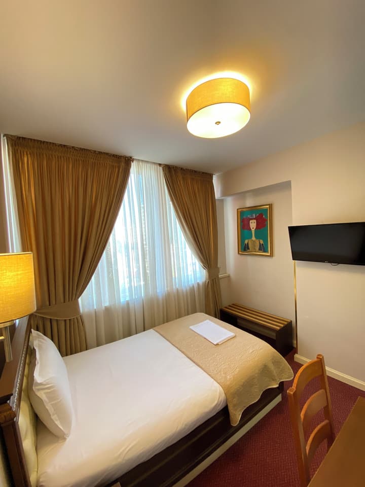 HOTEL ROZAFA