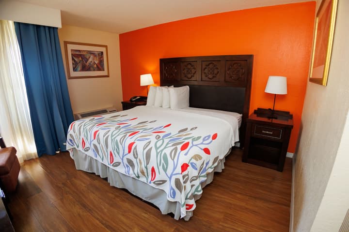 Garnet Inn & Suites, Orlando