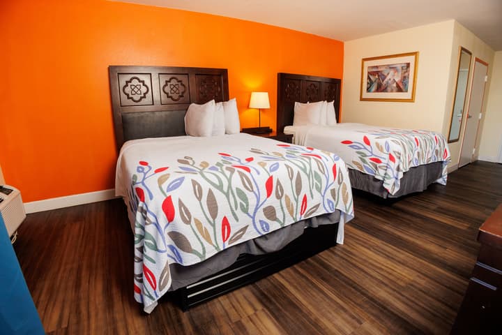 Garnet Inn & Suites, Orlando