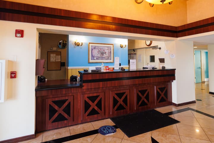 Garnet Inn & Suites, Orlando
