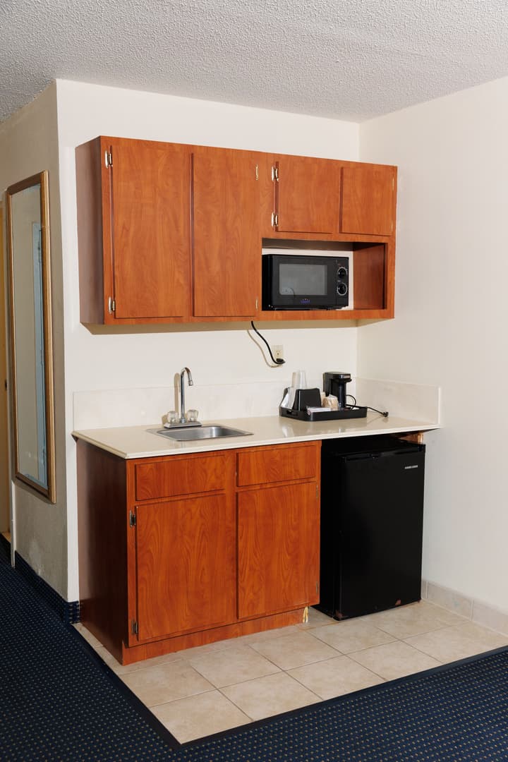Garnet Inn & Suites, Orlando