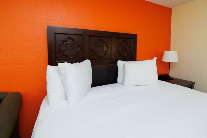 Garnet Inn & Suites, Orlando