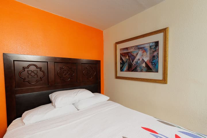 Garnet Inn & Suites, Orlando