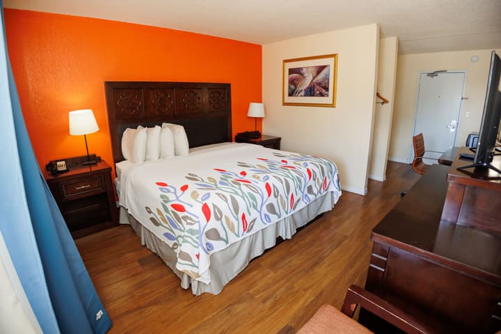 Garnet Inn & Suites, Orlando
