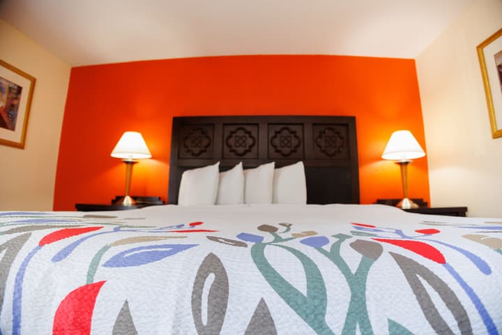 Garnet Inn & Suites, Orlando