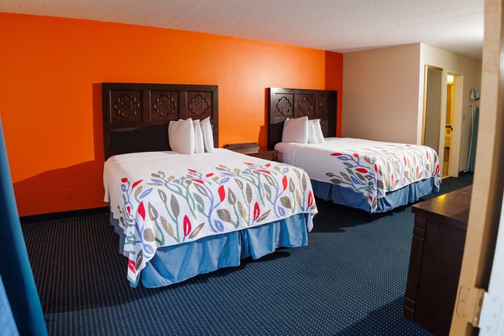 Garnet Inn & Suites, Orlando