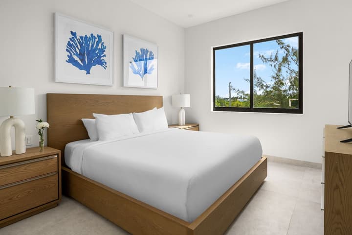 Seascape Grace Bay Hotel & Townhome Villas
