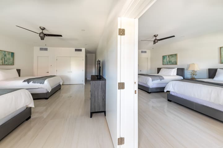 Seascape Grace Bay Hotel & Townhome Villas