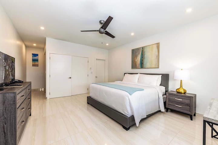 Seascape Grace Bay Hotel & Townhome Villas