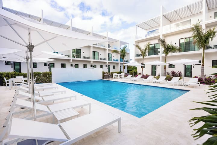 Seascape Grace Bay Hotel & Townhome Villas