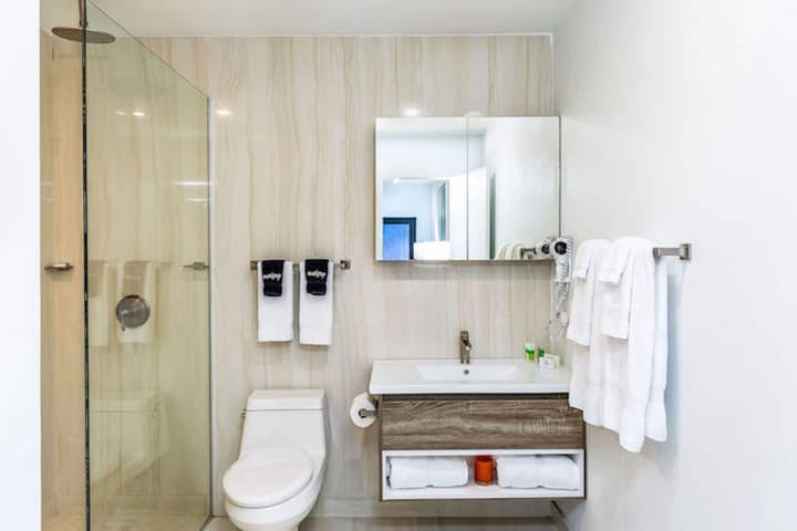Seascape Grace Bay Hotel & Townhome Villas
