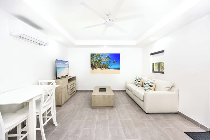 Seascape Grace Bay Hotel & Townhome Villas