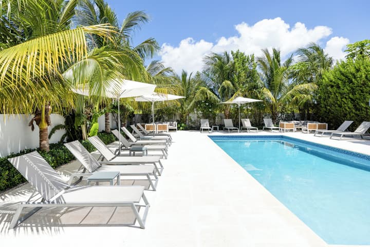 Seascape Grace Bay Hotel & Townhome Villas