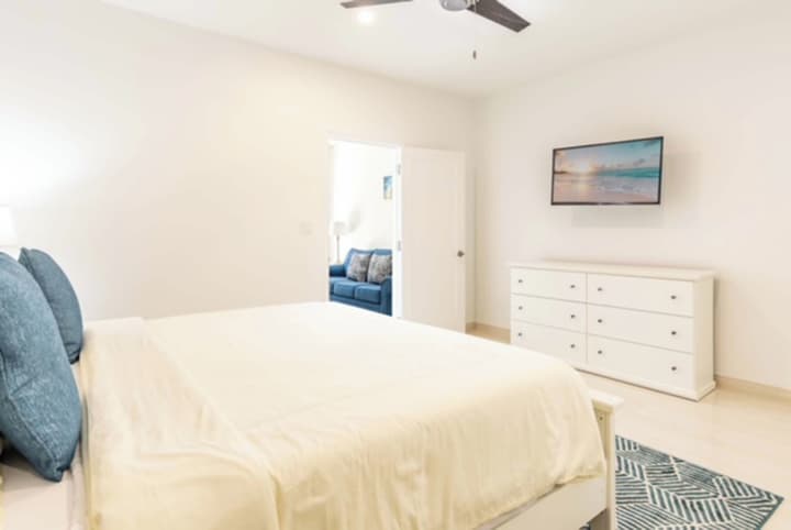 Seascape Grace Bay Hotel & Townhome Villas