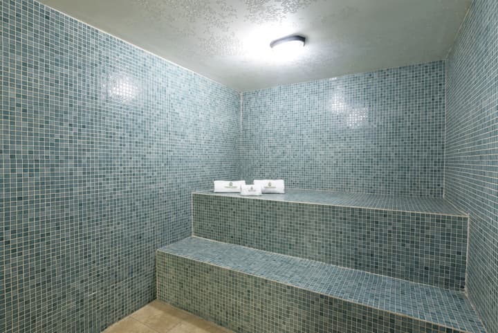 Urban Green Hotel & Suites