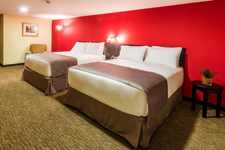 Urban Green Hotel & Suites