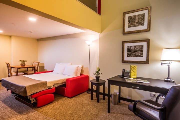 Urban Green Hotel & Suites