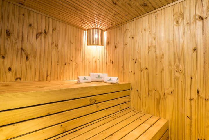 Urban Green Hotel & Suites