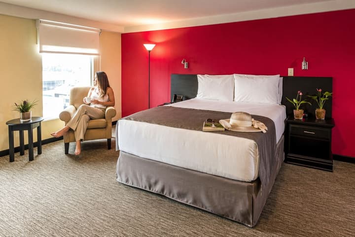 Urban Green Hotel & Suites