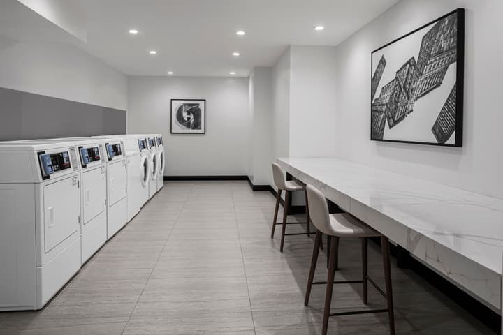 Four Points by Sheraton Flushing